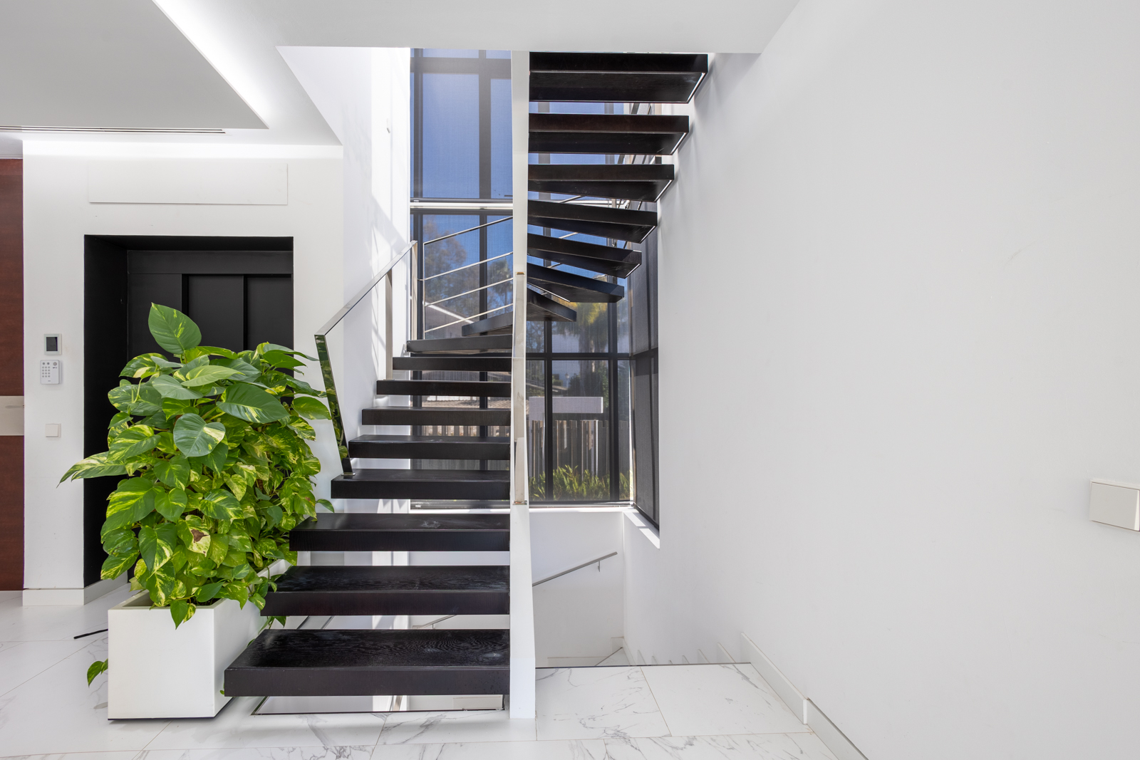 Diamond_Beach_Marbella_14 stairs