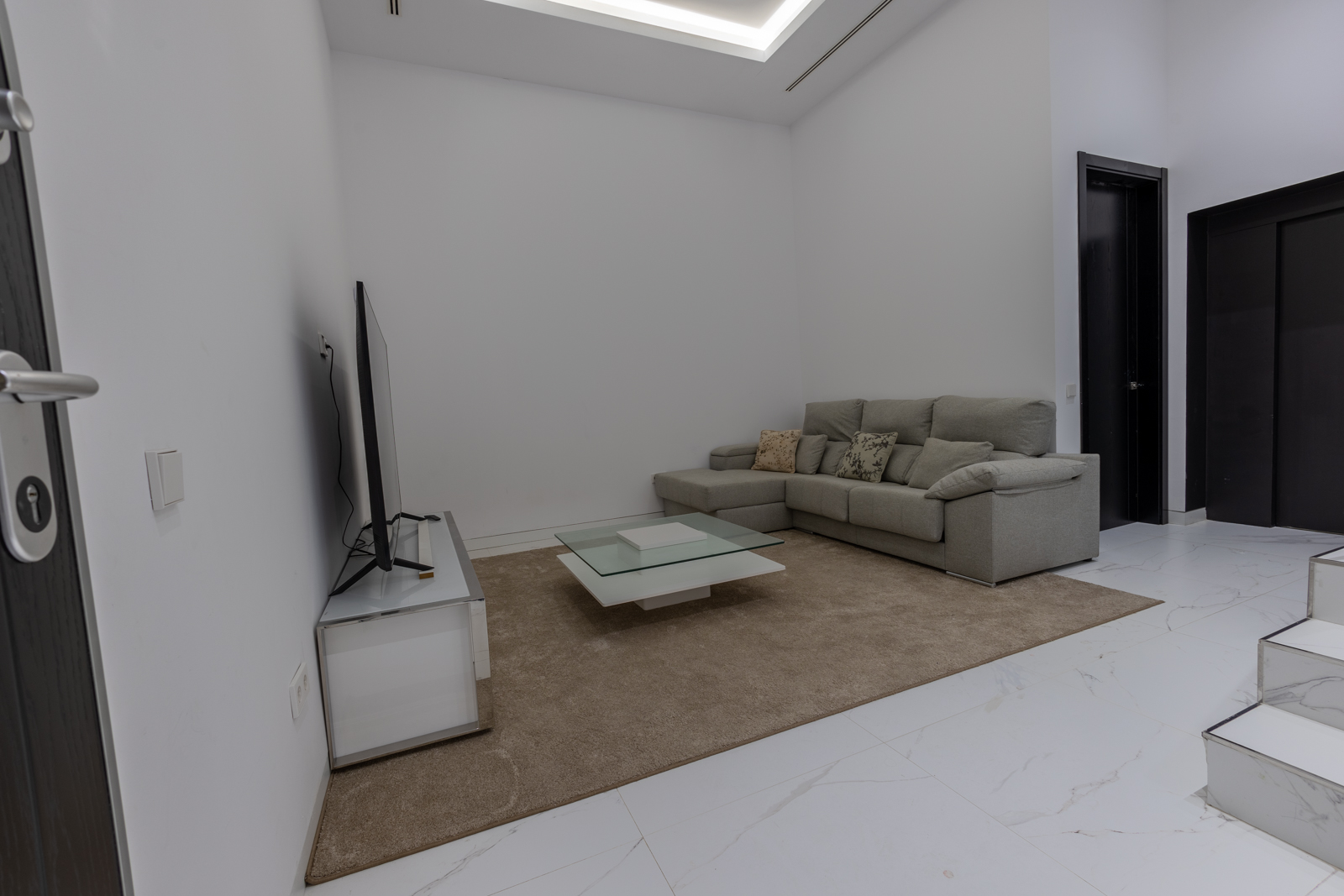 Diamond_Beach_Marbella_21 living basement